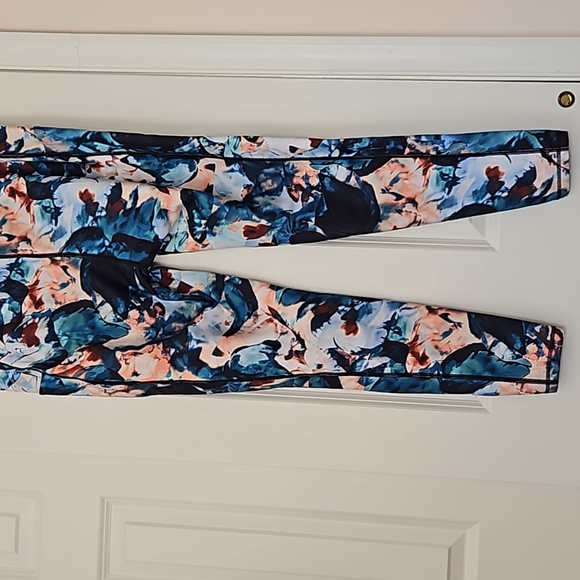 Tek Gear 1X ultra stretch workout leggings. Peach burgundy navy + pale blue. EUC - Picture 2 of 8